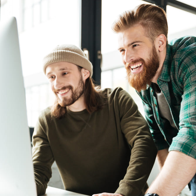 Odoo Entwickler bei der Arbeit – individuelle ERP-Lösungen programmieren