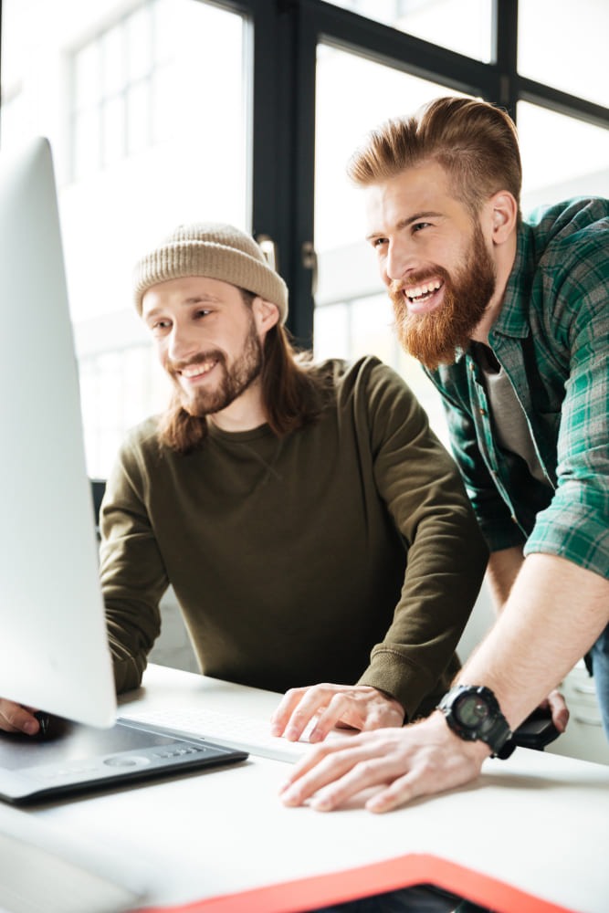 Odoo Entwickler bei der Arbeit – individuelle ERP-Lösungen programmieren
